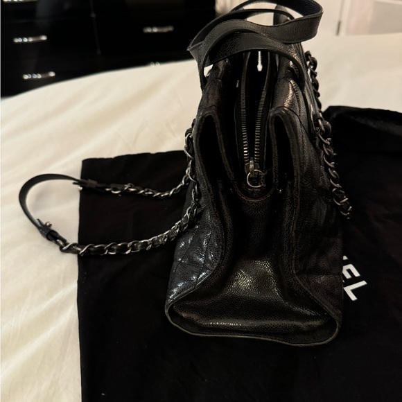 Chanel
CC Crave large Tote Quilted Glazed Caviar - Picture 16 of 16